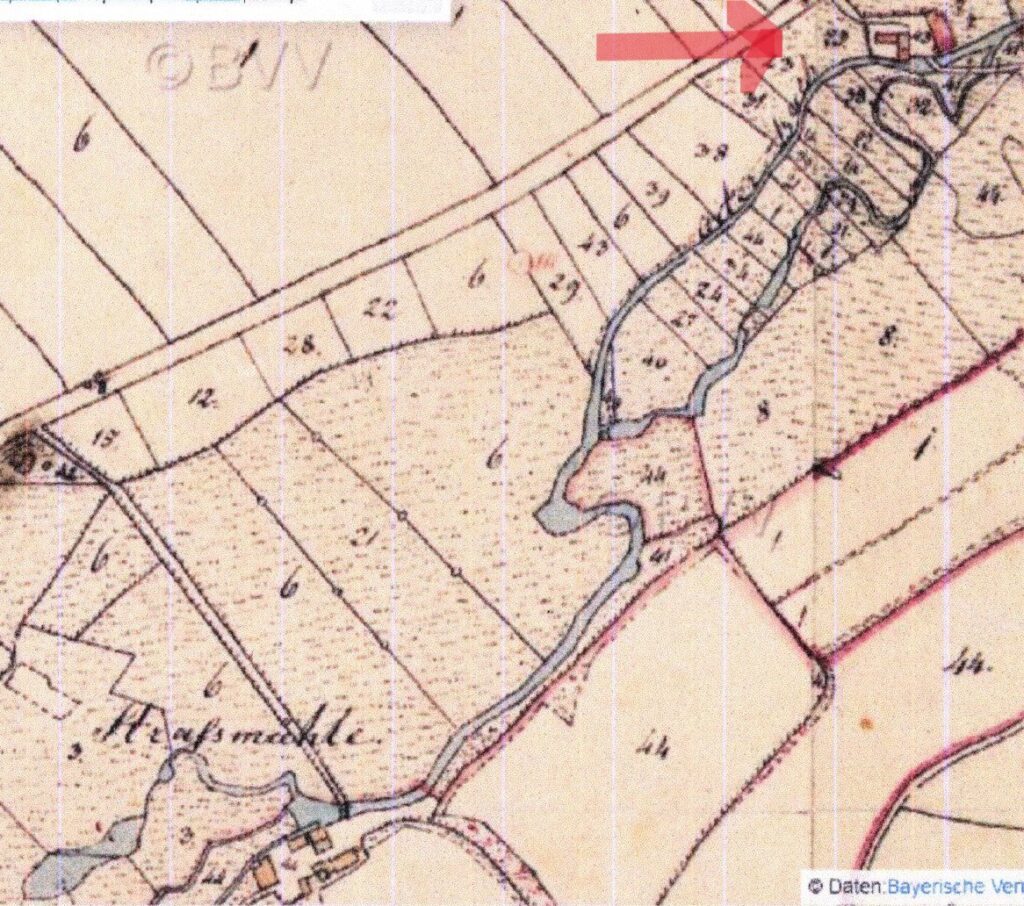Abb. 15: Die Rothmühle (Pfeil) liegt nur wenige Hundertmeter von der Straßmühle entfernt