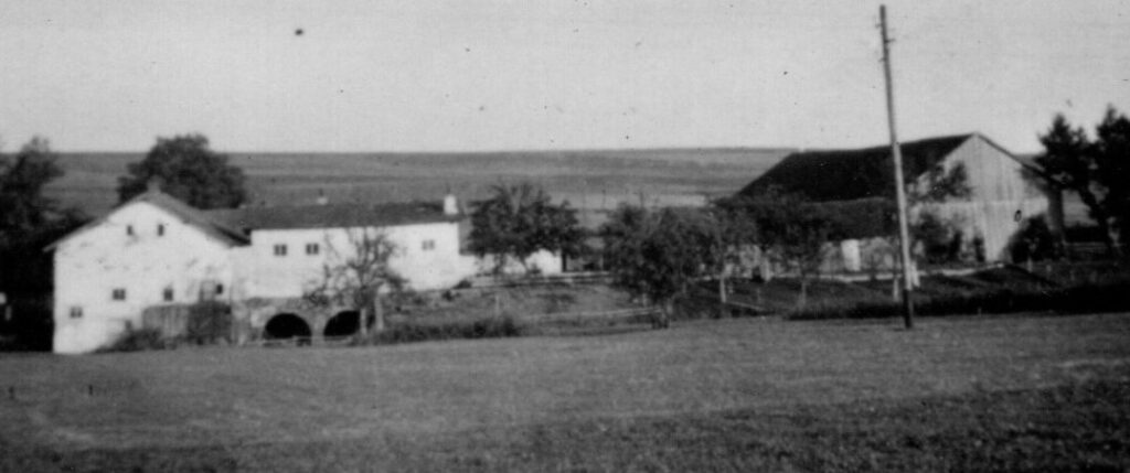 Abb. 31: Das Mühlengebäude bis 1952 mit zwei Rundbögen in der Grundmauer