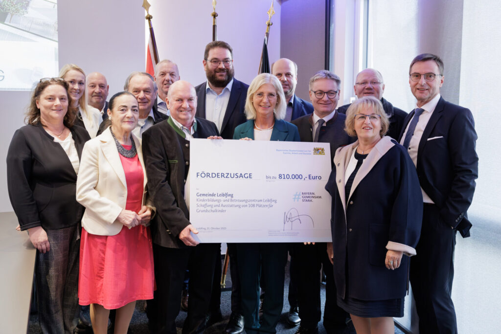 Gruppenfoto bei Checkübergabe